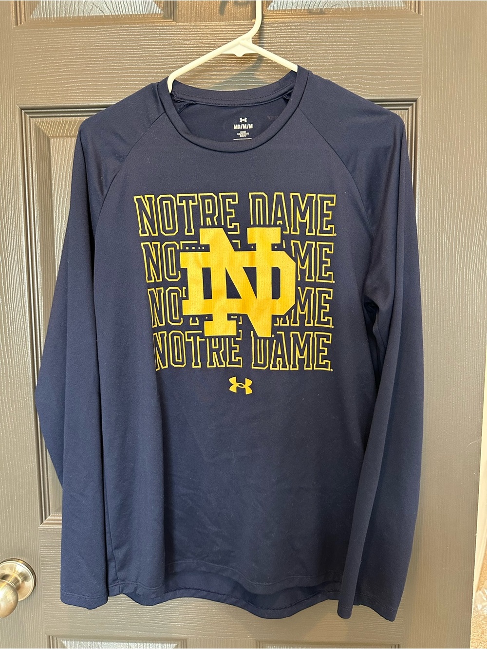 Under Armour Notre Dame Long Sleeve Performance Shirt Men’s Medium Navy Blue